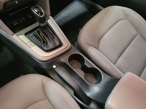 Used 2018 Hyundai Elantra SEL image 26