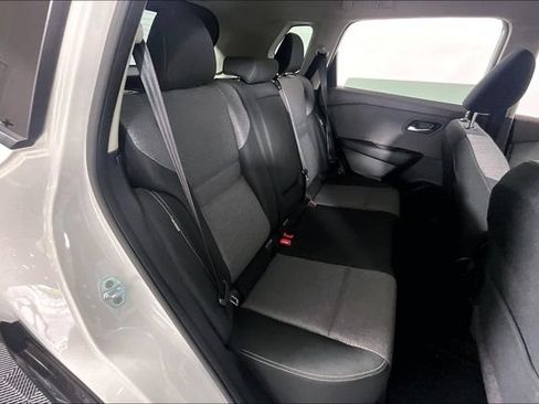 Used 2023 Nissan Rogue SV AWD/4WD image 29