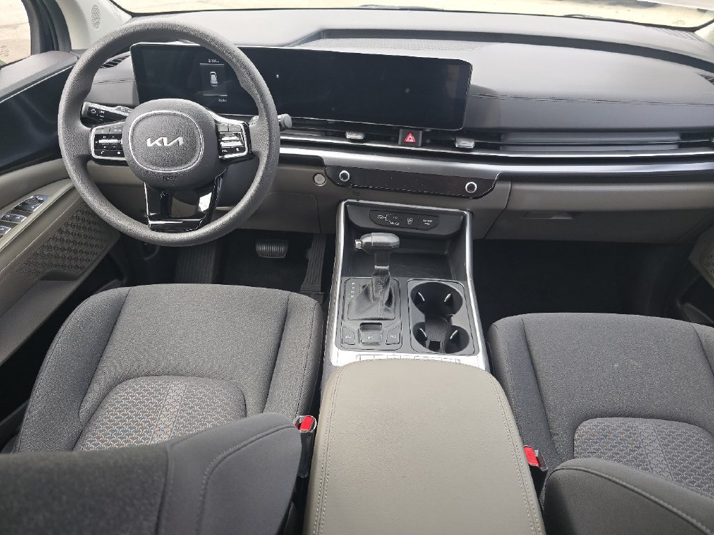 Used 2026 Kia Carnival LX FWD image 20