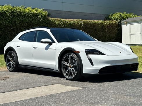 Certified 2024 Porsche Taycan 4 Cross Turismo AWD/4WD image 10