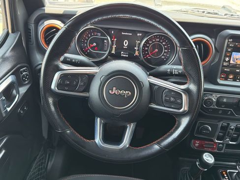Used 2021 Jeep Gladiator Mojave AWD/4WD image 16