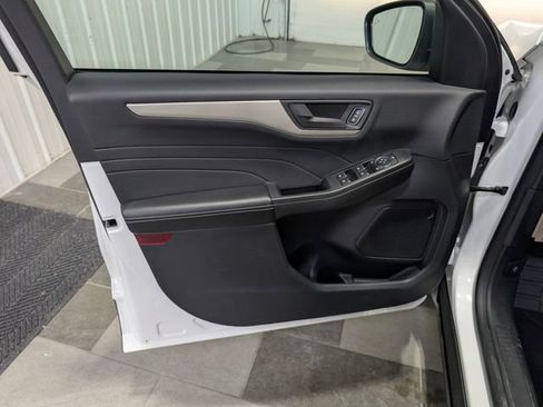 Used 2022 Ford Escape SE w/ Convenience Package image 12