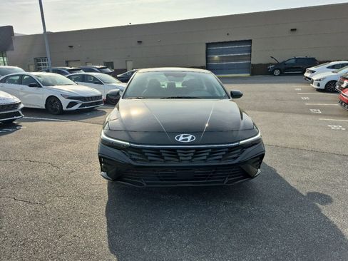 New 2026 Hyundai Elantra SEL Sport Premium image 2