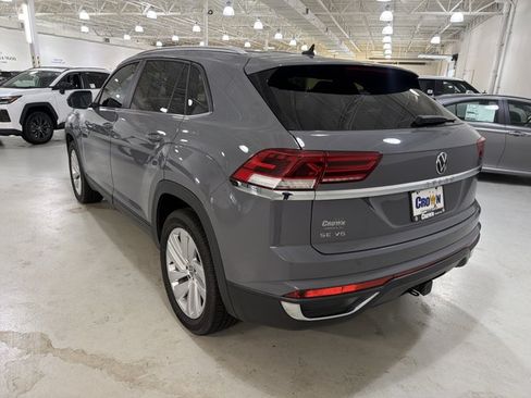 Used 2022 Volkswagen Atlas Cross Sport SE FWD image 6