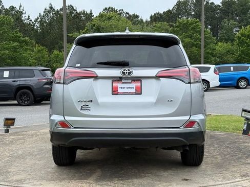 Used 2018 Toyota RAV4 LE FWD image 6