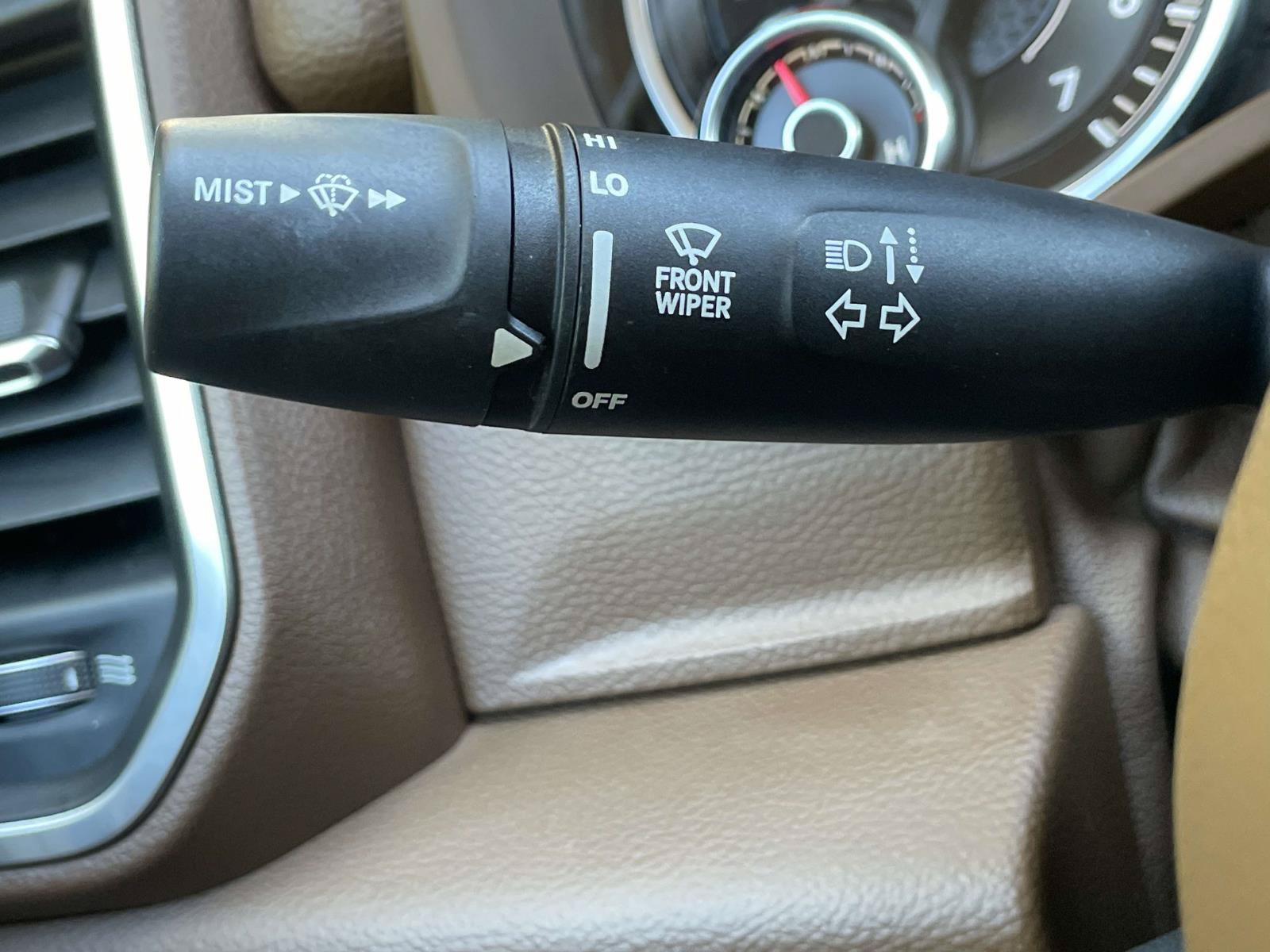 Used 2019 RAM 1500 Laramie AWD/4WD image 25