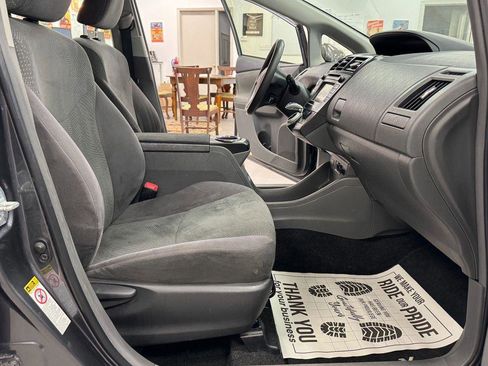 Used 2013 Toyota Prius V Two image 16