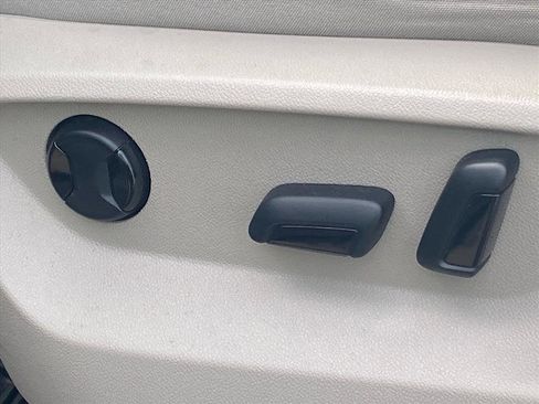 Used 2022 Volkswagen Atlas SE w/ Black Wheel Package image 11