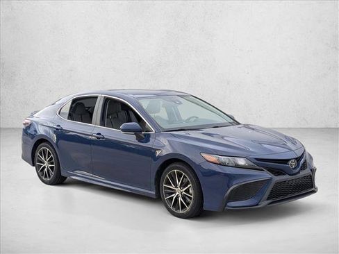 Certified 2023 Toyota Camry SE FWD image 3
