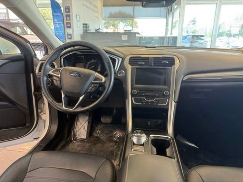 Used 2018 Ford Fusion SE w/ Equipment Group 602A FWD image 22