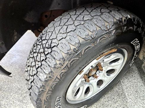 Used 2005 Chevrolet Silverado 1500 4x4 Extended Cab w/ Light Duty Power Package image 25