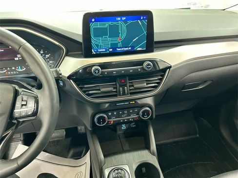 Used 2022 Ford Escape SEL image 19