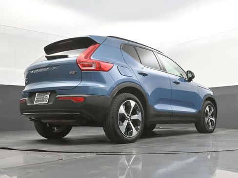 Certified 2023 Volvo XC40 B5 Plus w/ Climate Package AWD/4WD image 34