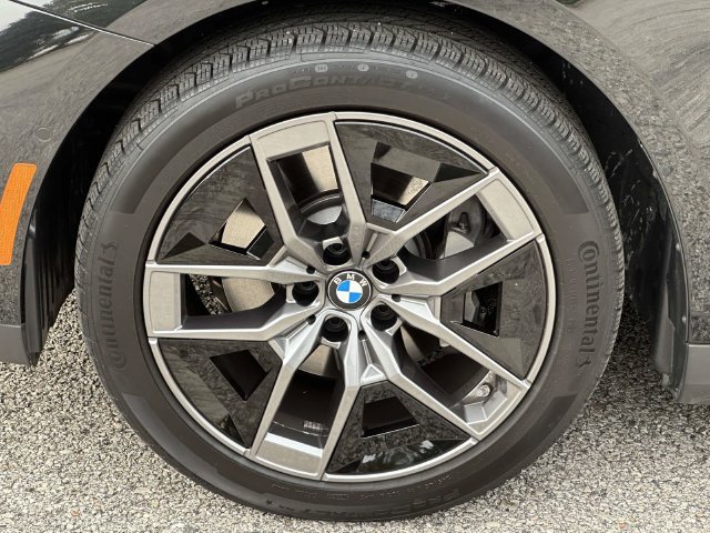 Used 2027 BMW 530i xDrive w/ Premium Package AWD/4WD image 13