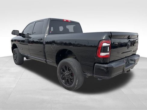 Used 2019 RAM 2500 Big Horn w/ Black Appearance Package image 3