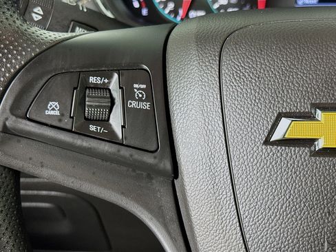 Used 2021 Chevrolet Trax LS w/ Tint and Cruise Package AWD/4WD image 13