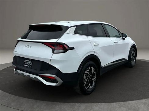 Used 2025 Kia Sportage LX FWD image 5