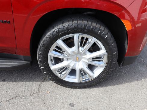 Used 2022 Chevrolet Suburban High Country image 43