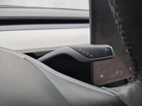 Used 2023 Tesla Model Y Performance AWD/4WD image 11