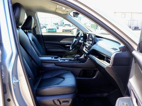 Used 2024 Toyota Grand Highlander FWD image 10