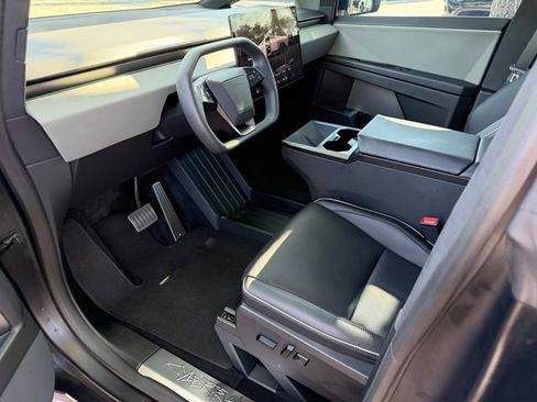 Used 2025 Tesla Cybertruck AWD Crew Cab image 10