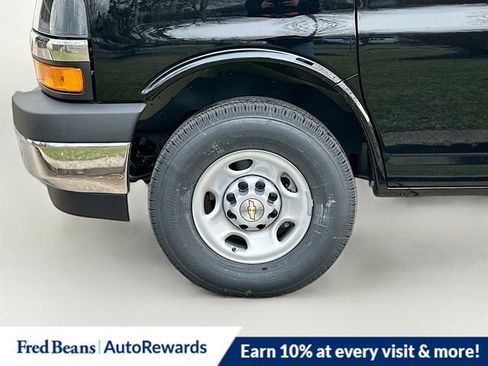 New 2025 Chevrolet Express 2500 w/ Chrome Appearance Package RWD image 22