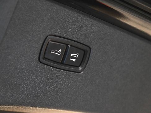 Used 2022 Porsche Cayenne Platinum Edition AWD/4WD image 44
