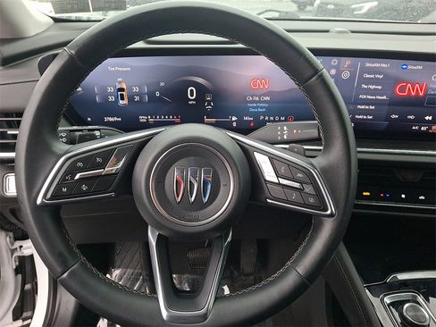 Used 2024 Buick Envision Preferred image 20