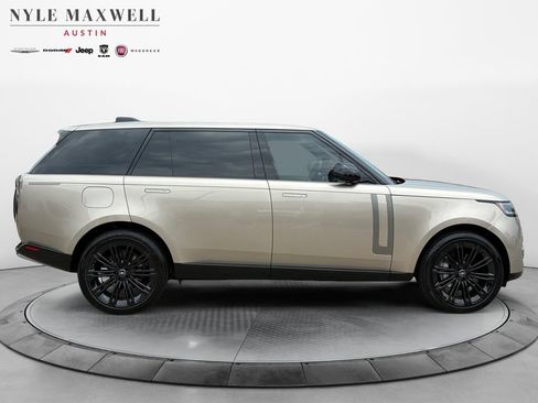 Used 2025 Land Rover Range Rover Long Wheelbase SE AWD/4WD image 17