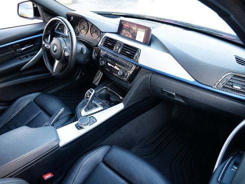 Used 2018 BMW 340i xDrive Sedan w/ Premium Package image 21