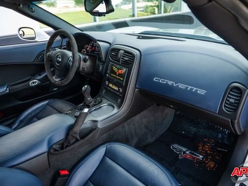 Used 2013 Chevrolet Corvette Z06 w/ 3LZ Preferred Equipment Group RWD image 21
