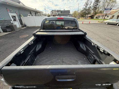 Used 2010 Toyota Tacoma 4x4 Double Cab image 15