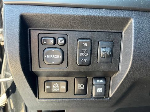 Used 2019 Toyota Tundra Platinum RWD image 12