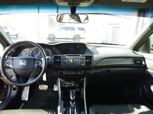 Used 2016 Honda Accord Sport image 9