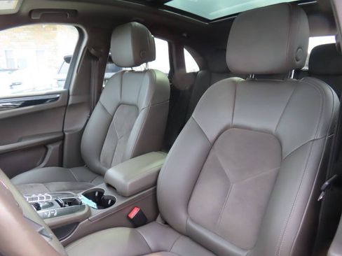 Used 2017 Porsche Macan S AWD/4WD image 47