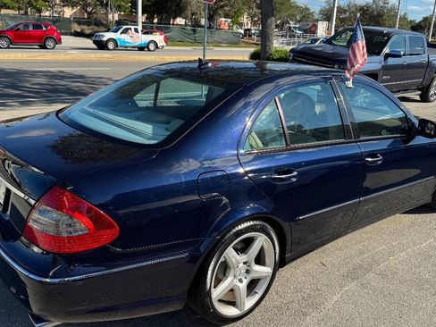 Used 2009 Mercedes-Benz E 350 Sedan w/ Premium 1 Pkg image 4