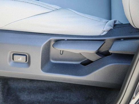 New 2026 Toyota Tacoma SR5 AWD/4WD image 18