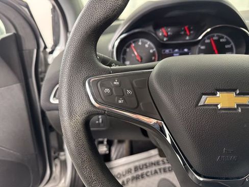 Used 2019 Chevrolet Cruze LT image 28
