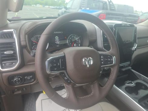 Used 2025 RAM 1500 Laramie AWD/4WD image 3
