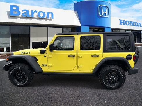 Used 2024 Jeep Wrangler Unlimited AWD/4WD image 3