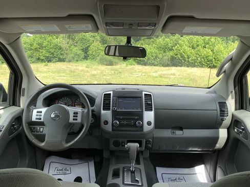 Used 2019 Nissan Frontier SV RWD image 11