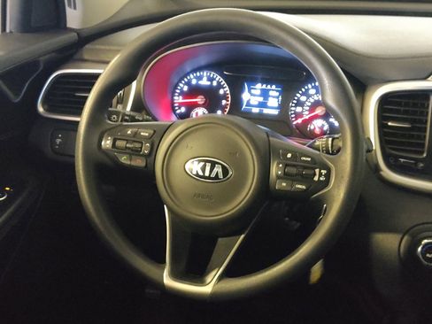 Used 2018 Kia Sorento LX image 22