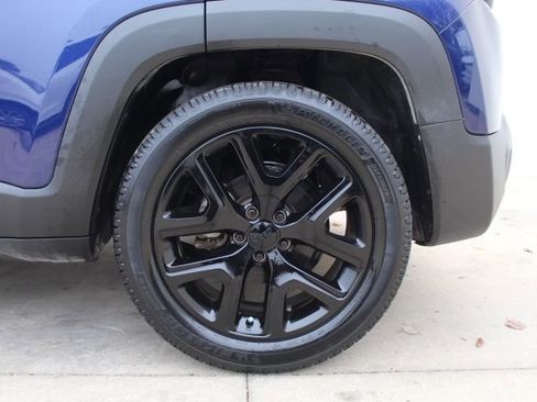 Used 2017 Jeep Renegade Altitude image 9