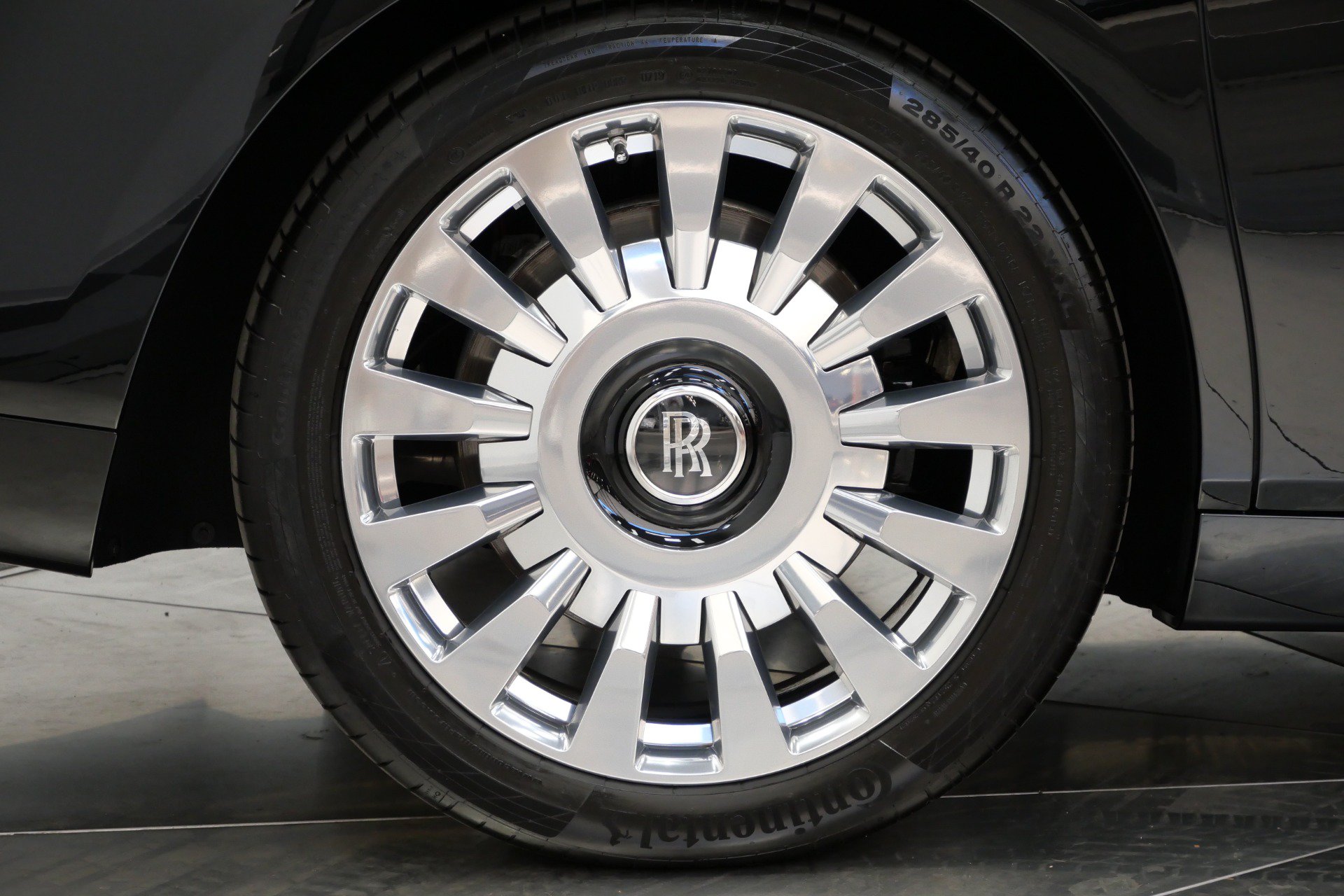 Used 2019 Rolls-Royce Phantom Sedan RWD image 41