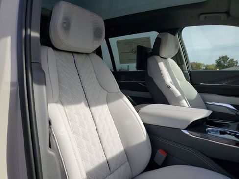 New 2026 Cadillac Escalade IQL Sport 1 w/ LPO, Floor Liner Package image 30