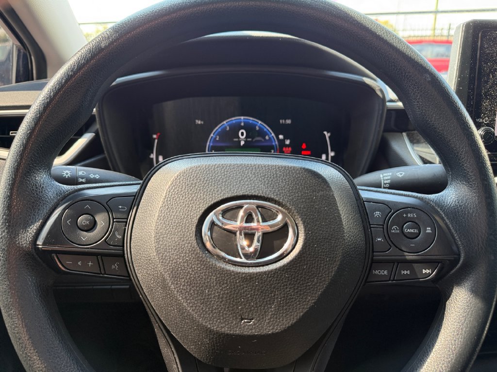 Used 2026 Toyota Corolla LE w/ LE Premium Package FWD image 32
