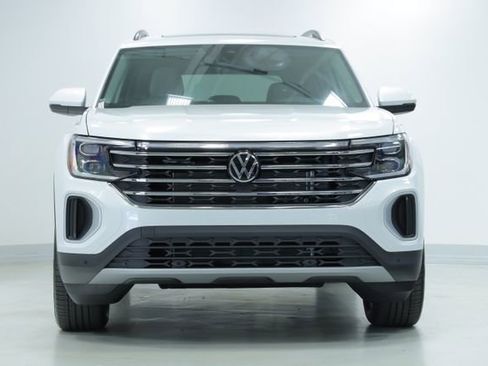 New 2026 Volkswagen Atlas SE FWD image 2