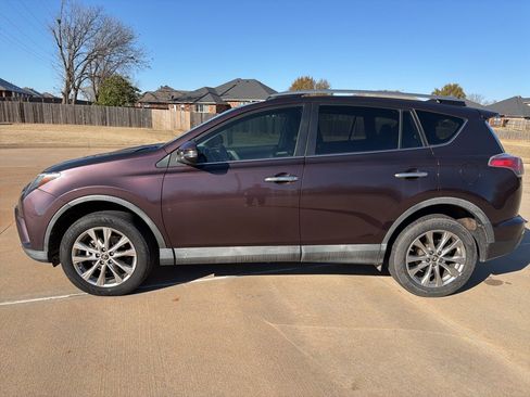 Used 2018 Toyota RAV4 Limited image 2