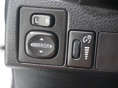 Used 2017 Toyota Corolla LE FWD image 21