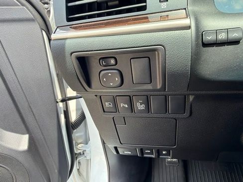 Used 2017 Lexus ES 350 w/ Luxury Package FWD image 8